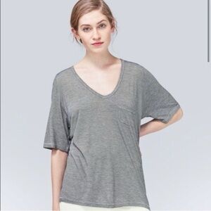 Aritzia Wilfred Free Women’s Libre T-Shirt Oversized V-neck Short Sleeve Purple